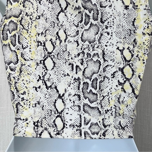 Forever 21 Snake Print Stretch Cropped Tank Top Size S - Picture 8 of 10